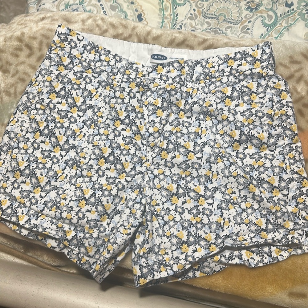Old Navy Shorts Size 14